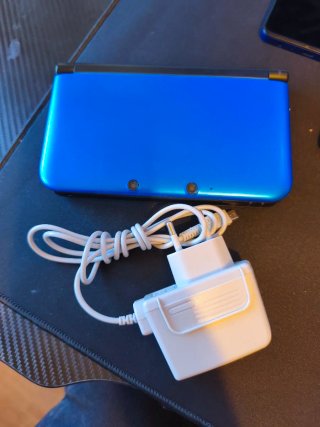 Nintendo 3DS XL+cargador y lápiz