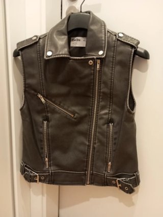 Chaleco de polipiel negro Primark