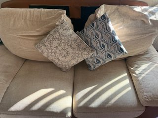 dos Sofás de tela beige