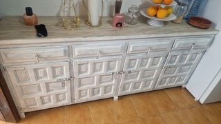 Mueble de comedor de madera
