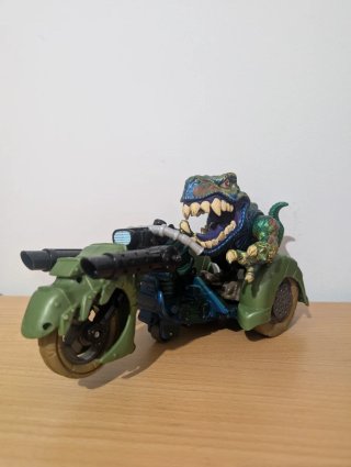 Extreme Dinosaurs T-Bone con Moto Dino Chopper