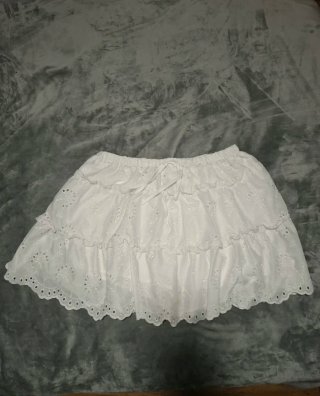 Falda pantalón blanca con bordados
