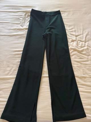 Pantalones Verdes con Abertura