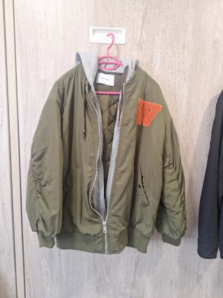 Cazadora Bomber Stradivarius Verde