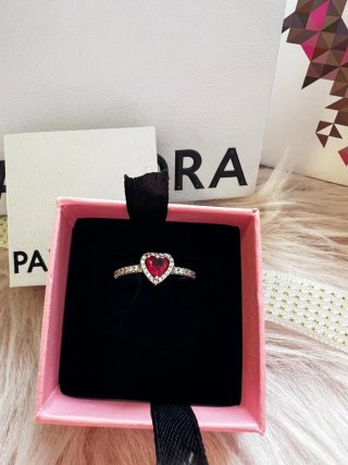 Anillo Pandora Corazón Magenta Halo