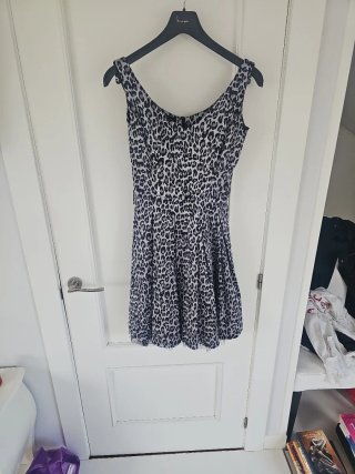 Vestido/ disfraz con estampado animal y tull