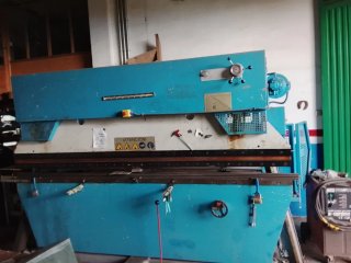 Plegadora Industrial de Metal