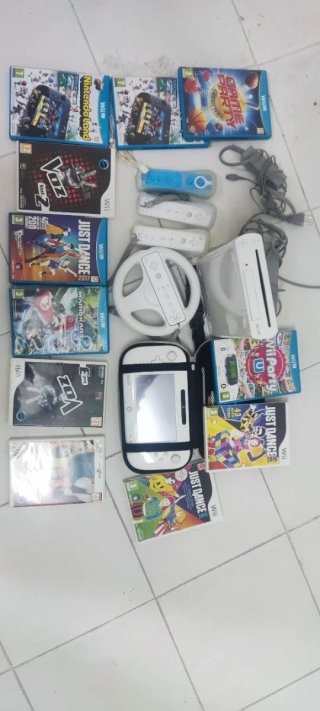 Consola Nintendo Wii U con juegos y accesorios