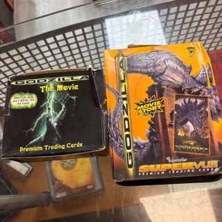 2 Scatole di Carte Collezionabili Godzilla