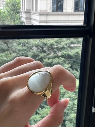 Anillo de piedra de gato