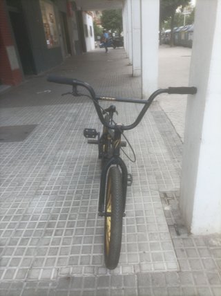 Bicicleta BMX Negra