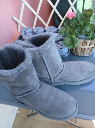 Botas UGG grises