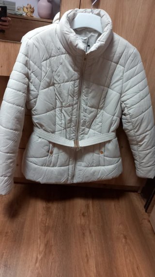 Chaquetón Beige con Cinturón