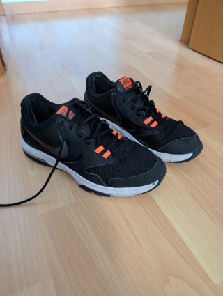 Zapatillas Nike Air Max Negras y Naranjas