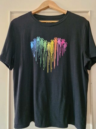 Camiseta Negra con Huellas Multicolor T. XL