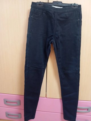 Pantalón tipo leggins negro Bershka Talla S