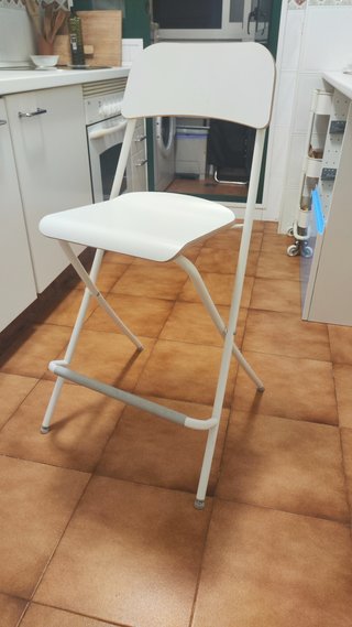 Taburete alto plegable Ikea blanco