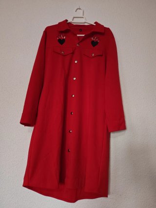 Vestido Rojo con Detalles de Corazones
