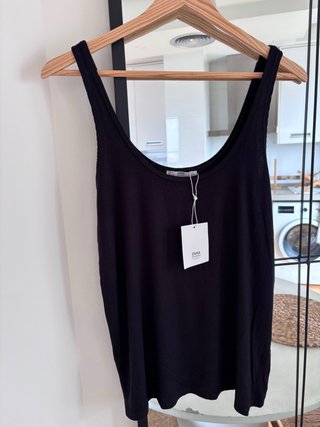 Camiseta de tirantes negra Zara Talla S