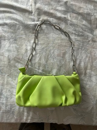 Bolso Verde Pistacho con Cadena