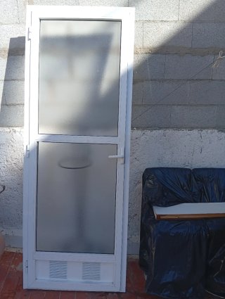 Puerta Balconera de Aluminio y Cristal