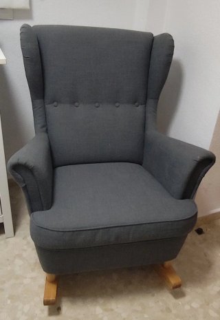 Poltrona a dondolo Strandmon Ikea