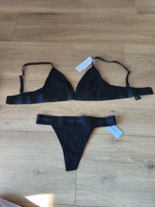 Conjunto interior Calvin Klein negro