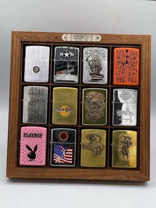 Espositore in legno per 12 accendini Zippo