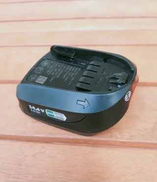 Batería Bosch de 14.4V y 1.5 Ah.