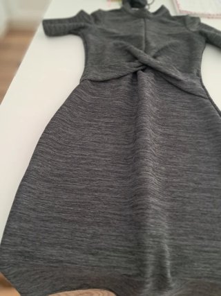 Vestido Drapeado Elástico Gris