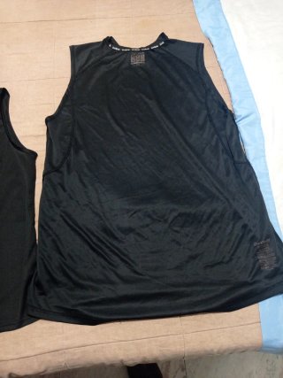 2 Camisetas sin mangas Givova negras