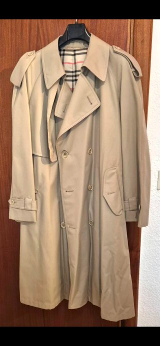 Gabardina Beige Clásica