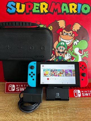 Nintendo Switch con Funda y Accesorios