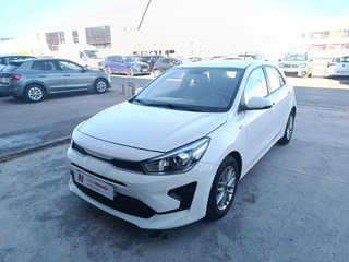 KIA RIO HIBRIDO DESDE 196€/MES ¡SIN PAGAR ENTRADA!