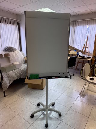 Pizarra de Papelógrafo con Ruedas