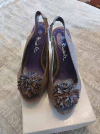 Sandalias de cuña Piccola Piu beige Talla 36