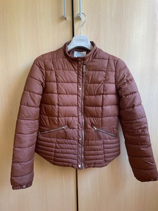 Chaqueta acolchada Bershka marrón