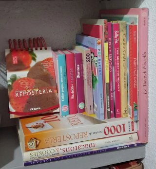 Libros varios de repostería y cocina