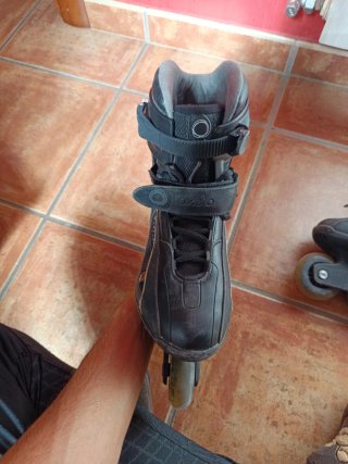 Patines en línea Oxelo negros con funda y casco
