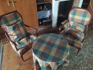 Set de 2 Sillas y Mesita