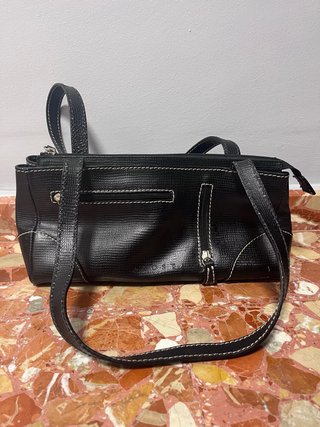 Bolso Acosta negro efecto piel con costuras beige