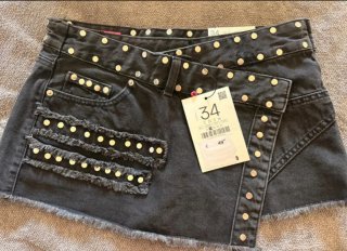 Falda Stradivarius x One Dilema Talla 34