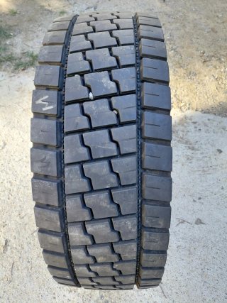 Neumático 245/70R17.5