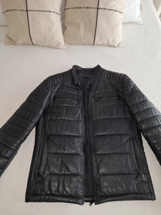 Cazadora de cuero negra Talla M