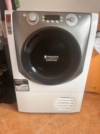 Secadora Hotpoint Ariston Aqualtis