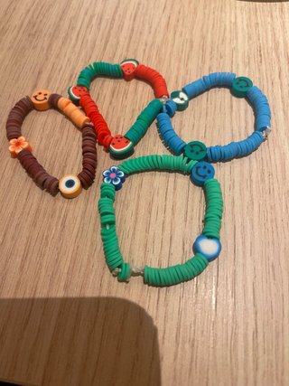 Lote de 4 pulseras de cuentas