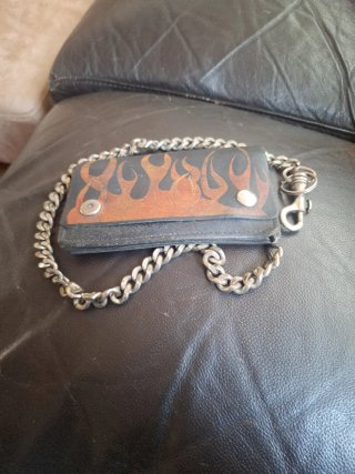 Cartera de Cuero Motorista con Cadena