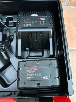 Cargador y Batería Litio 28V
