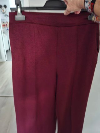 Pantalón Zara burdeos