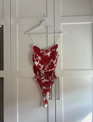 Body H&M Estampado Rojo y Blanco Talla L